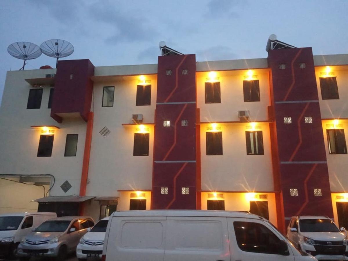 Oyo 3373 Favour Hotel Pagaralam Esterno foto
