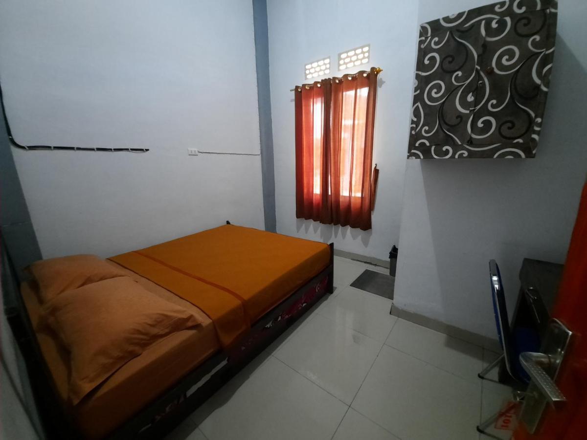 Oyo 3373 Favour Hotel Pagaralam Esterno foto