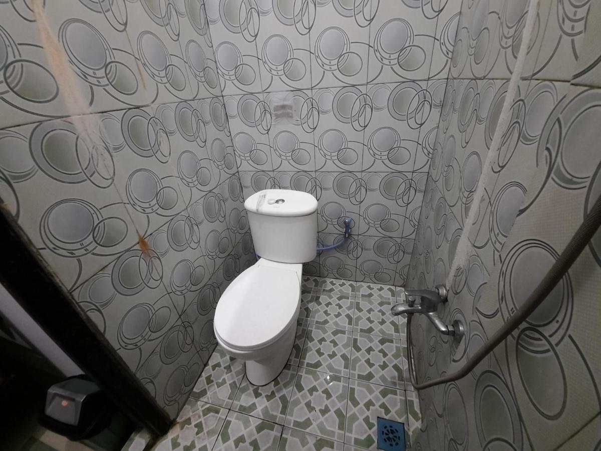 Oyo 3373 Favour Hotel Pagaralam Esterno foto