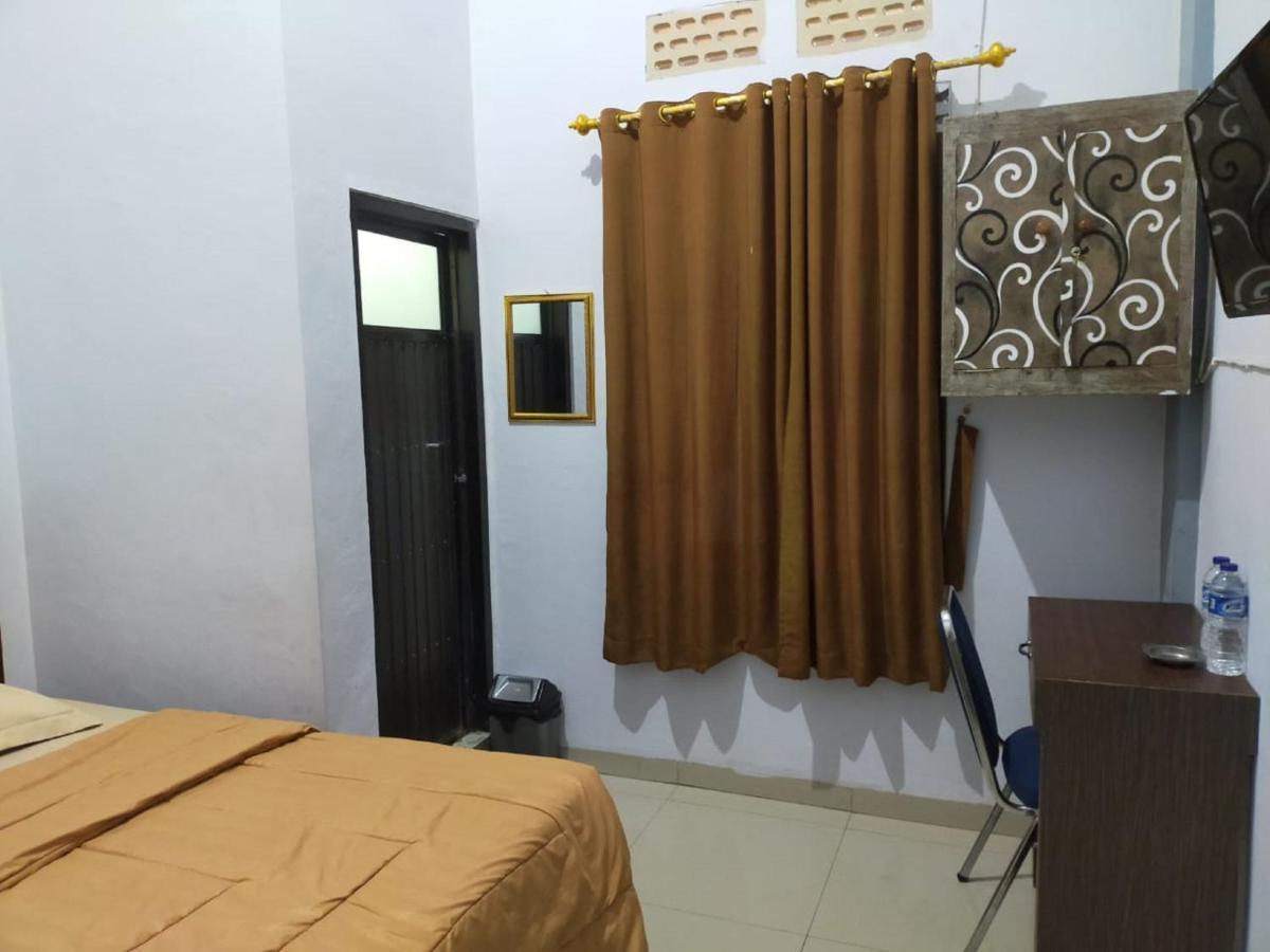 Oyo 3373 Favour Hotel Pagaralam Esterno foto