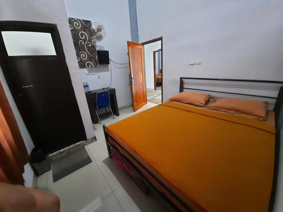 Oyo 3373 Favour Hotel Pagaralam Esterno foto