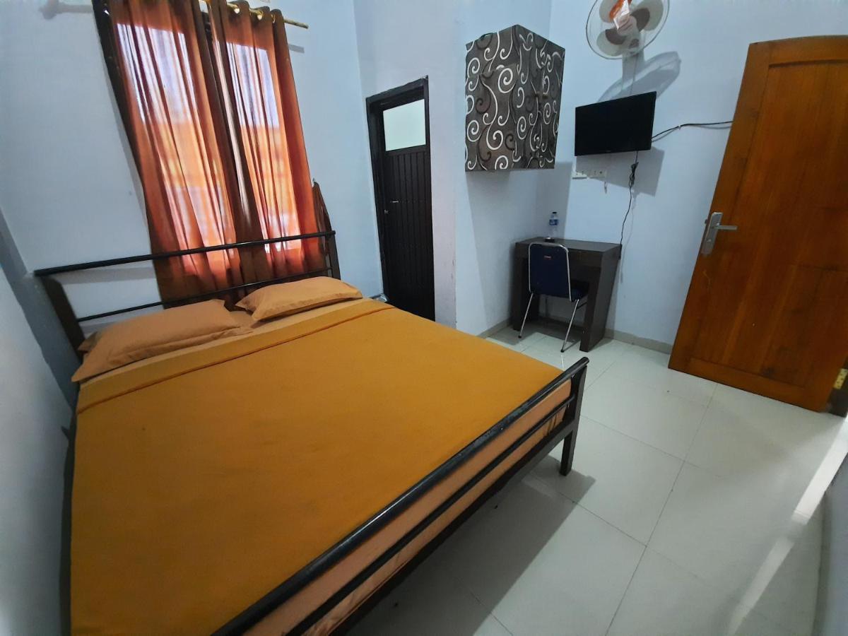 Oyo 3373 Favour Hotel Pagaralam Esterno foto