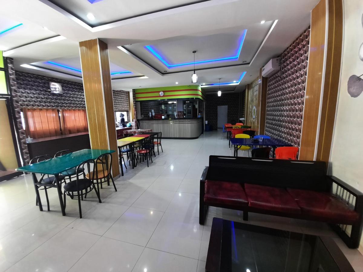 Oyo 3373 Favour Hotel Pagaralam Esterno foto