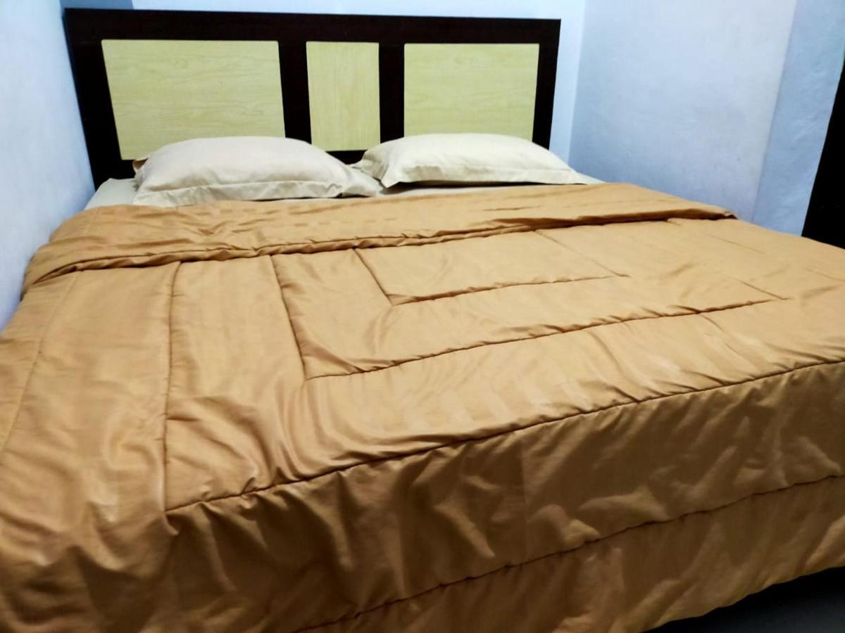Oyo 3373 Favour Hotel Pagaralam Esterno foto